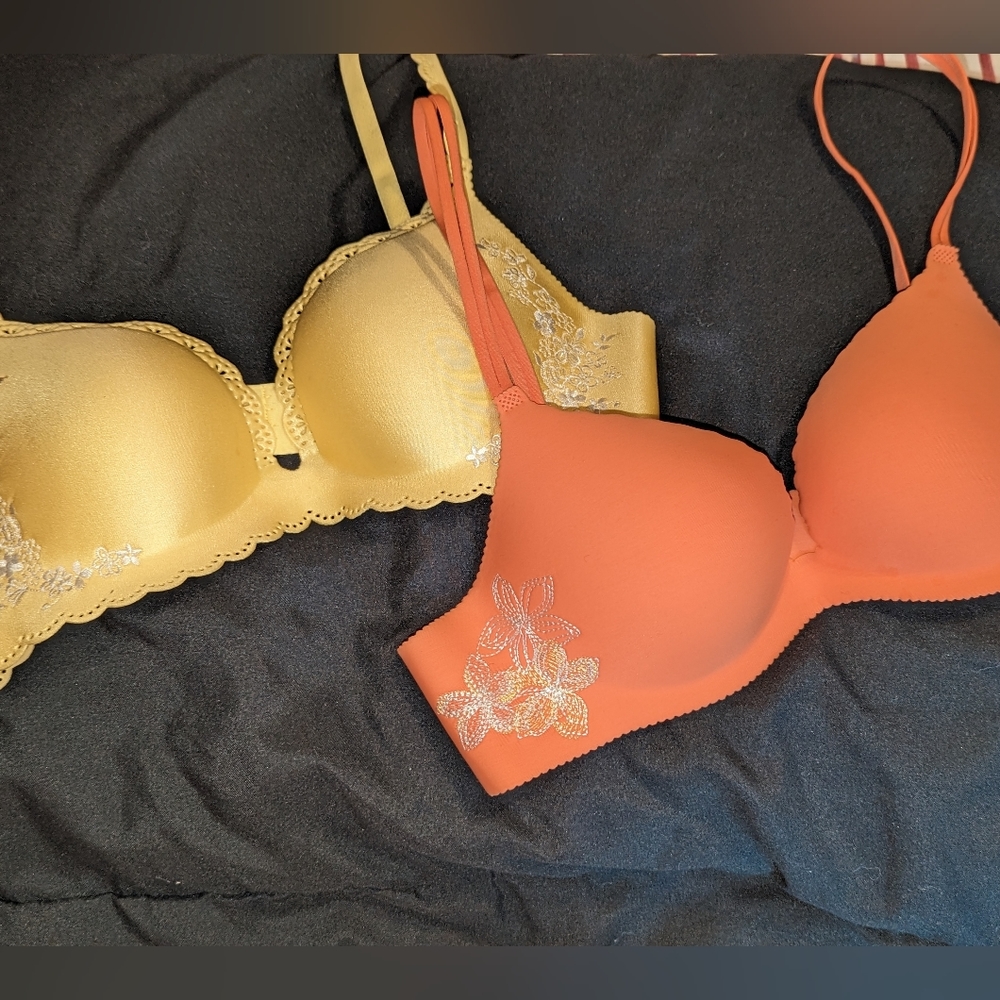 Victoria's Secret Angel Secret Embrace Padded Pushup Bras--Bundle!!! 34A